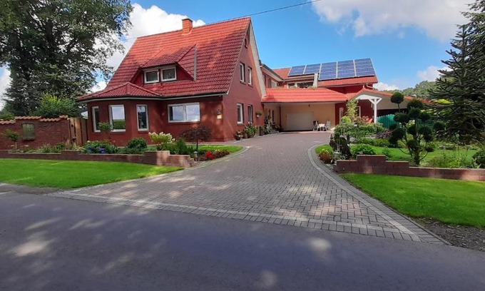 Molbergen Apartment | Oceanfront Retreat: Ferienwohnung Rita, 5-Star Guest Rated