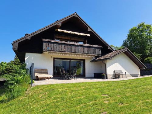 Wiemeringhausen Apartment | Family-Friendly Getaway at Ferienwohnung Sauerland Feeling