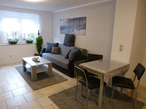 Munchenbernsdorf Apartment | Cozy Family Retreat at Ferienwohnung Schön