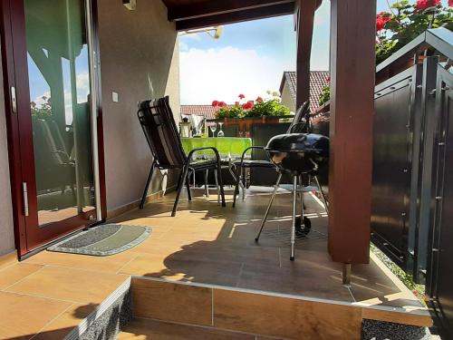 Mandelholz Apartment | Family-Friendly Retreat at Ferienwohnung Schenk