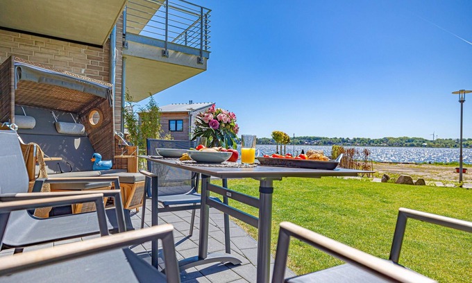 Schleswig Apartment | Discover Ferienwohnung Schlei-koje 2 with Oceanfront Bliss