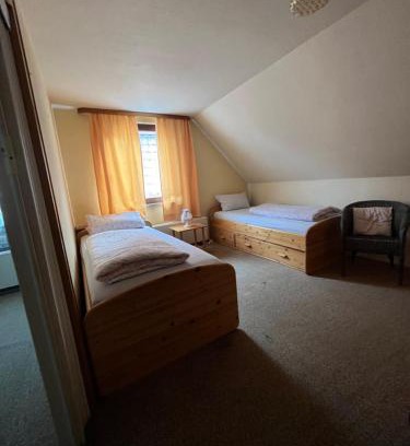 Wirsberg Apartment | Family-Friendly Ferienwohnung Schlossberg 3 Awaits You
