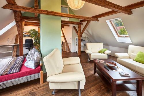 Freital Apartment | Family-Friendly Ferienwohnung Schulze with Pool & High Ratings