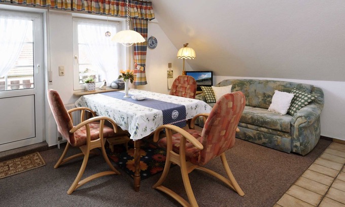 Carolinensiel Apartment | Oceanfront Escape at Ferienwohnung Schwalbennest - 10/10 Stay