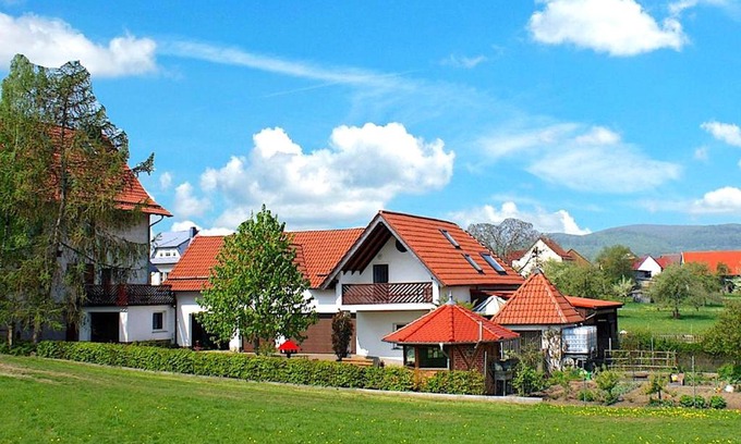 Geisa Apartment | Guest Rated 9.1: Family-Friendly Ferienwohnung Seeleshof