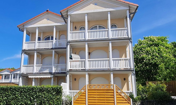 Graal Apartment | Top-Rated Ferienwohnung Seeschwalbe with Oceanfront Views