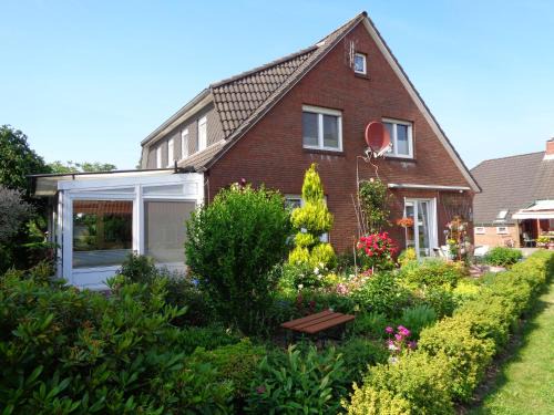 Westerholt Apartment | Welcoming Ferienwohnung Simmering: Family-Friendly Retreat