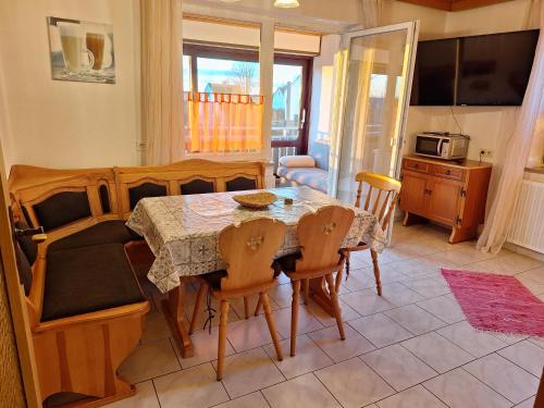 Diedorf Markt Apartment | Family-Friendly Ferienwohnung Sirch with Great Guest Ratings