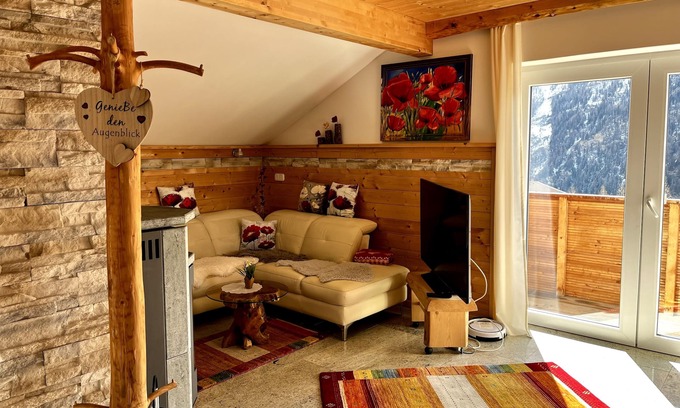 Rojach Ski Chalet | Relax at Ferienwohnung Smaragd with Breathtaking Großglockner Views