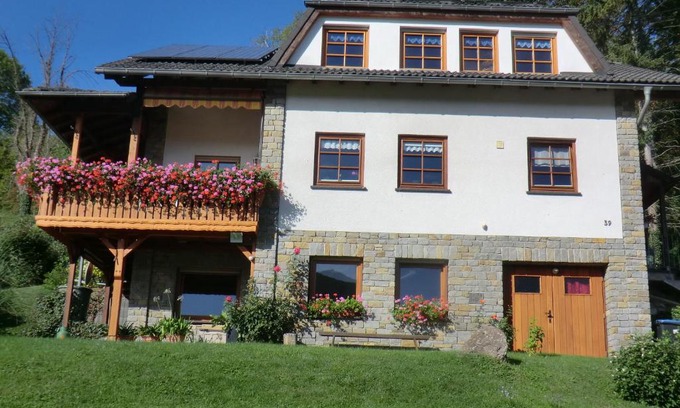 Loef Apartment | Discover Ferienwohnung Sommer: Rated 9/10, Family-Friendly Stay