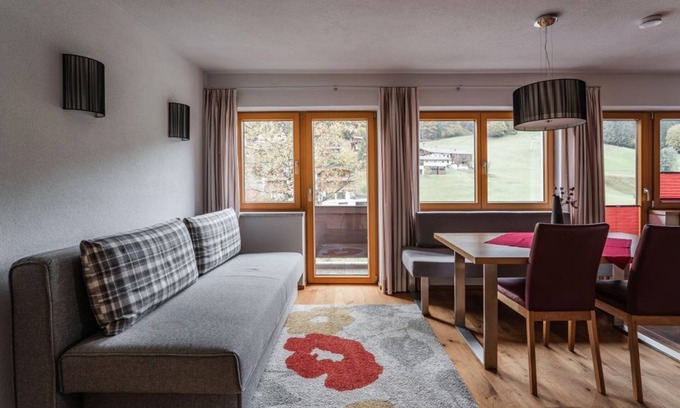 Kelchsau Apartment | Cozy Ferienwohnung "Sonnblick" at Gästehaus Fohringer