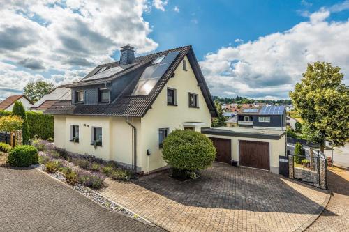 Sundern Apartment | Pet-Friendly Getaway at Ferienwohnung Sonnenblick Relax