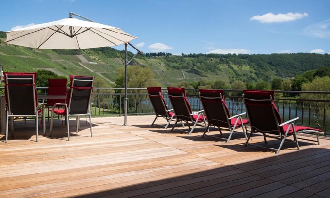 Krov Apartment | Discover Ferienwohnung Sonnendeck: Family-Friendly Retreat