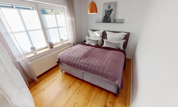 Ohlhof Apartment | Tranquil Ferienwohnung Sonnenschein with Ocean View