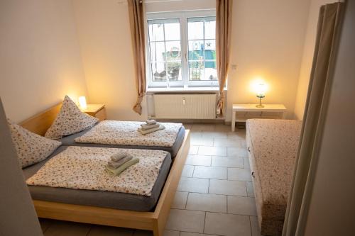 Brauneberg Apartment | Pet-Friendly Ferienwohnung Sonnenuhr with Family Amenities