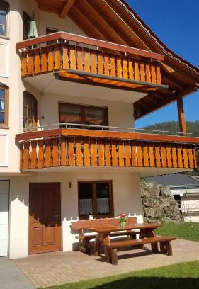 Kalberbronn Apartment | Discover Ferienwohnung Sprauer: 4-Star Family Retreat