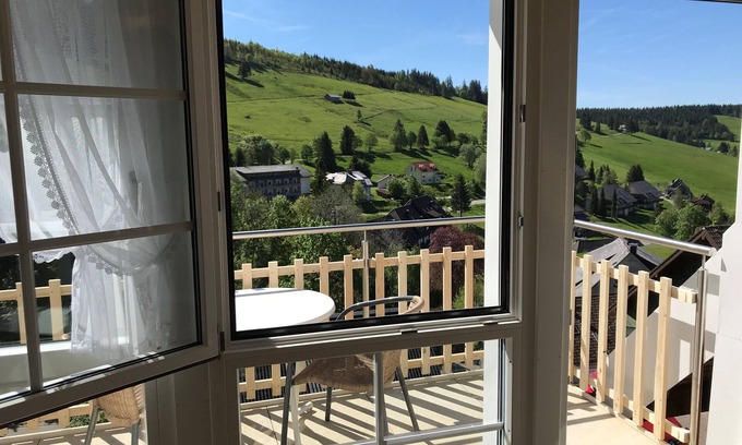 Todtnau Apartment | Ideal Retreat: Ferienwohnung Stübenwasen with Spa & Kitchen