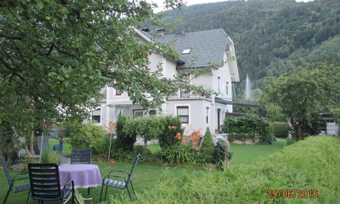 Doebriach Apartment | Oceanfront Ferienwohnung Steinwender with 10/10 Guest Rating
