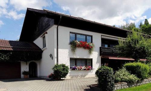 Traitsching Apartment | Family-Friendly Ferienwohnung Stocker with 9.5/10 Rating