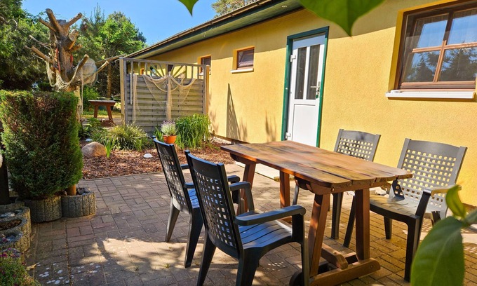 Freest Apartment | Oceanfront Retreat: Ferienwohnung Strandgut at Kieferneck