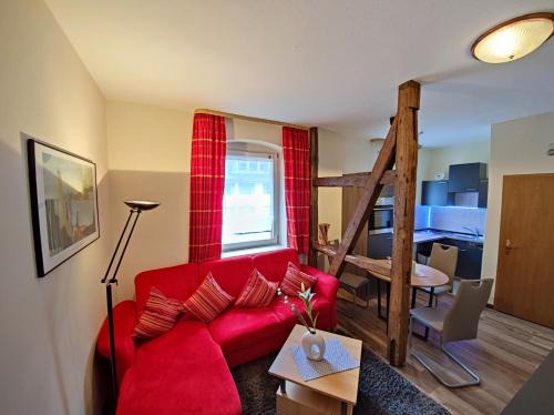 Ortsmitte Apartment | Welcoming Ferienwohnung Stryckglück with Family-Friendly Perks