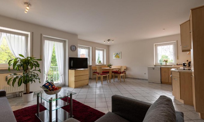 Unterneukirchen Apartment | Exceptional Ferienwohnung Chiemsee: Family-Friendly Retreat