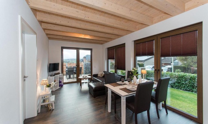 Huertgenwald Apartment | Pet-Friendly Ferienwohnung Tiefenbach with Hot Tub & More