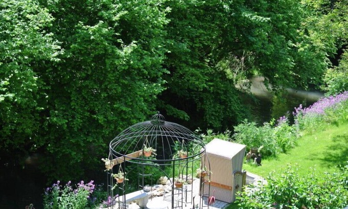 Hayingen Apartment | Cozy Ferienwohnung Typ A with Ocean View & Breakfast Included