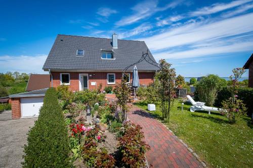 Bockholm Apartment | Guest Rated 9.1: Family-Friendly Ferienwohnung Viola