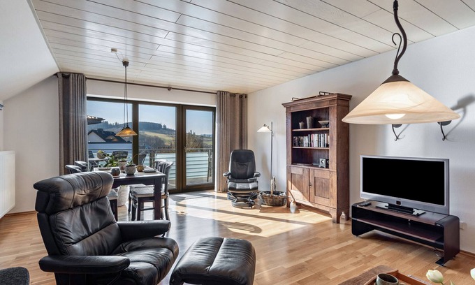 Eslohe Apartment | Ferienwohnung Vista-Homert for up to 4 people, with balcony.