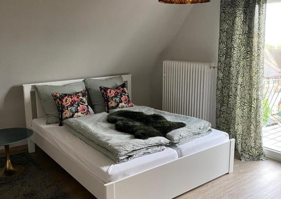 Britzingen Apartment | Pet-Friendly Ferienwohnung Vogesenblick with Ocean Views