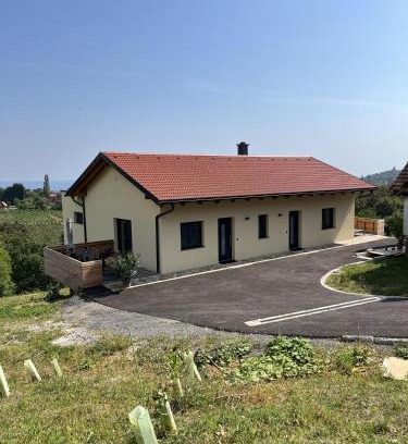 Kitzeck im Sausal Apartment | Guest Rated 10/10: Ferienwohnung Weingut Koller with Ocean View