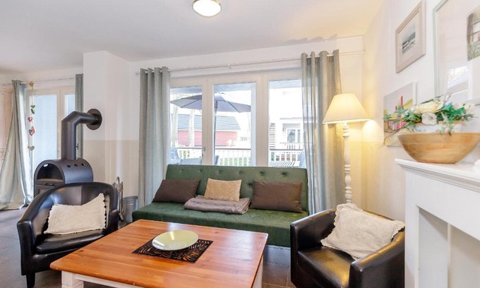 Graal Mueritz Apartment | Pet-Friendly Ferienwohnung W3 1: A Family Retreat Awaits