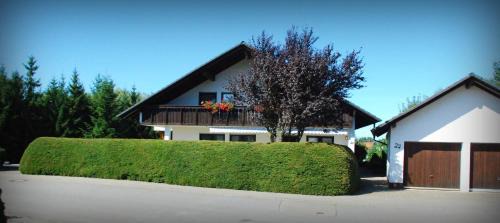 Donaueschingen Apartment | Family-Friendly Ferienwohnung Walker for Unforgettable Stays