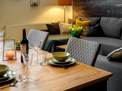 Wahlhausen Apartment | Pet-Friendly Ferienwohnung Walsetal with Exceptional Reviews