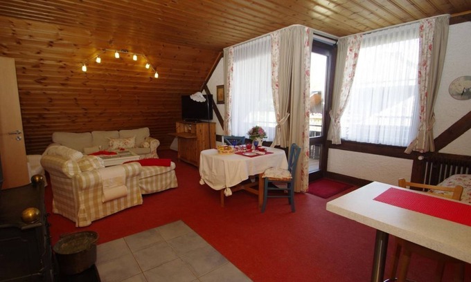 Hofbieber Apartment | Discover Ferienwohnung Wasserkuppe with Hot Tub & Kitchen
