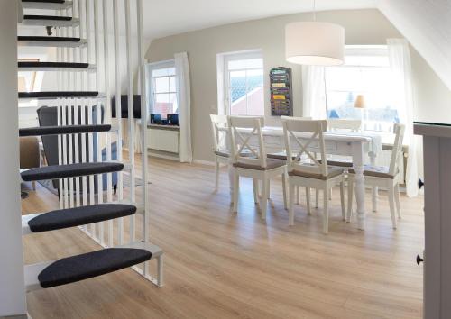 Bunsdorf Apartment | Family-Friendly Ferienwohnung Wasserspiel at Wittensee