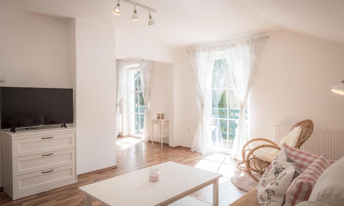 Lackenhof Apartment | Comfortable Ferienwohnung Weitental with Hot Tub & Kitchen