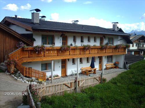 Maranza Apartment | Top-Rated Ferienwohnung Winklerhof with Oceanfront Views