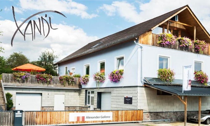 Feistritztal Apartment | Pet-Friendly Ferienwohnung Xandl: Rated 9/10 with Hot Tub