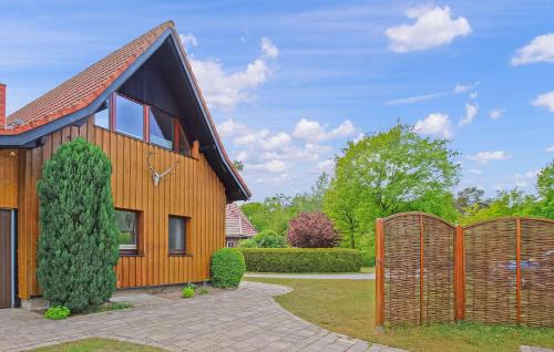 Muritz Apartment | Family-Friendly Getaway at Ferienwohnung Zislow