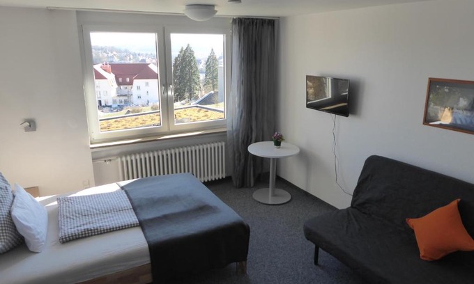 Tuebingen Apartment | Family-Friendly Ferienwohnung Zollernblick - Rated 7.7/10