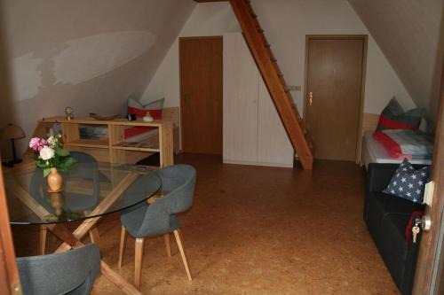 Friedersdorf Apartment | Family-Friendly Getaway at Ferienwohnung zum Holzwurm