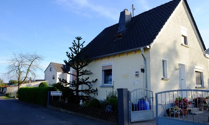Munstermaifeld Apartment | Pet-Friendly Ferienwohnung-zum-Kueppchen with Top Reviews