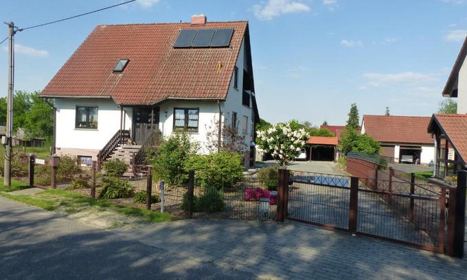 Gross Beuchow Apartment | Pet-Friendly Retreat at Ferienwohnung zum Kahnfahrmann
