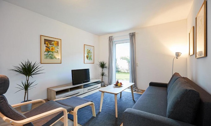 Kruen Apartment | Charming Ferienwohnung zum Steingarten: Family-Friendly Escape