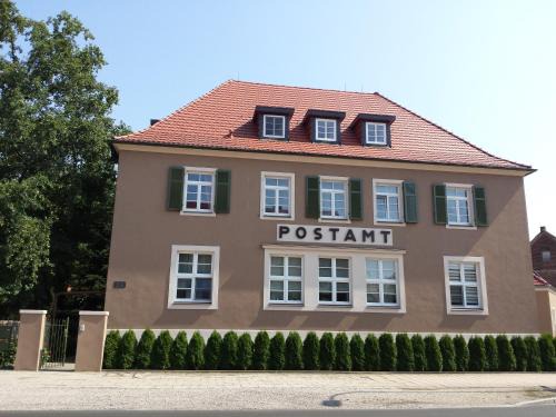 Lutzen Apartment | Guest Rated 10/10: Ferienwohnung zur alten Post Retreat