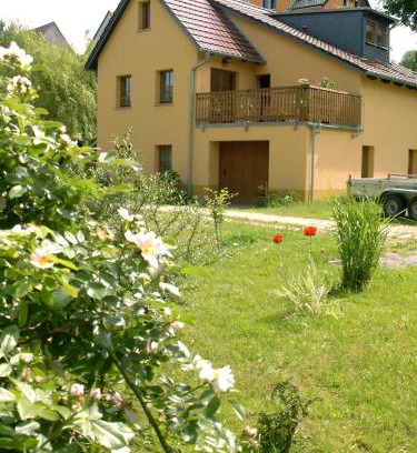 Dorf Wehlen Apartment | Accessible Family Getaway at Ferienwohnung "Zur Wilke"