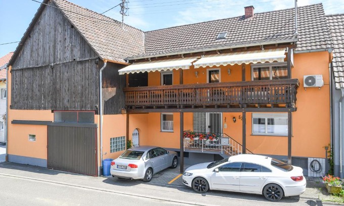 Kappel-Grafenhausen Apartment | Cozy Ferienwohnungen zur Elz: Pet-Friendly & Family Welcome
