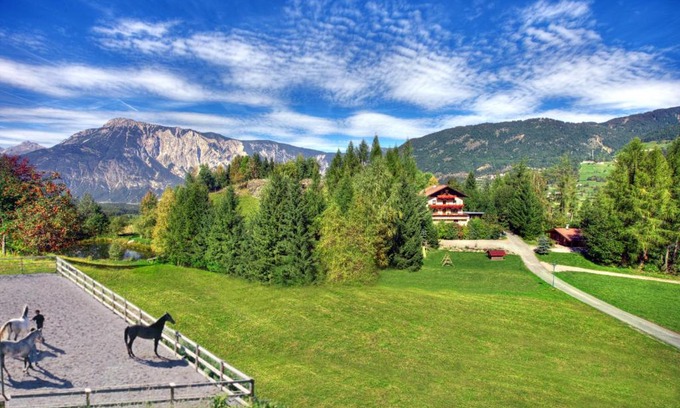 Sautens Apartment | Pet-Friendly Ferienwohnungen Ötztal with Hot Tub & Kitchen